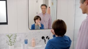 Cómo cepillarse los dientes correctamente: Consejos y Técnicas 1.0 4 Cómo cepillarse los dientes correctamente